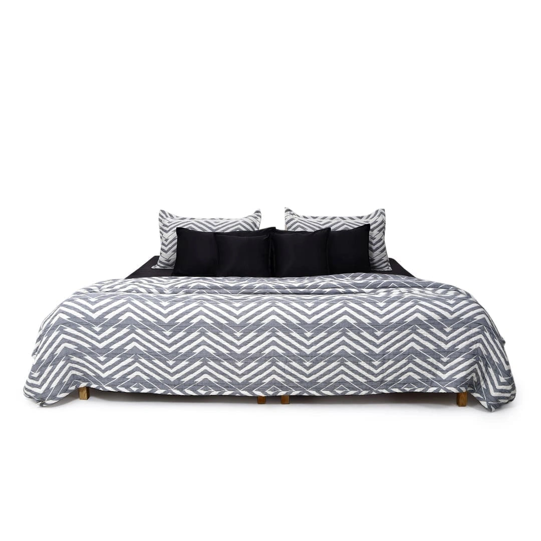 Zarf Plush Cotton AC Comforter For Single Size Bed With 2 Pillow Cases - Sapphire