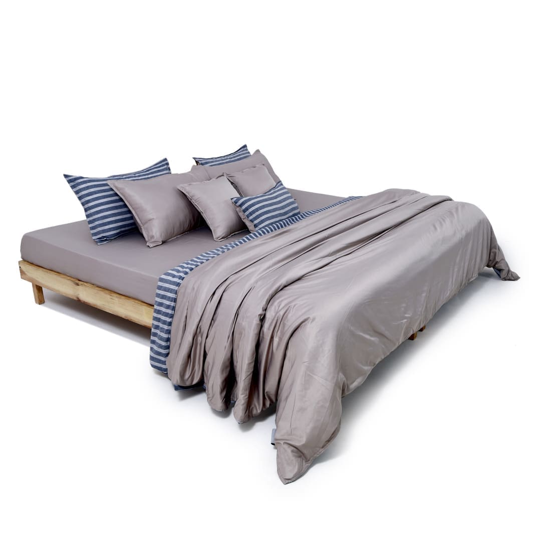 Linen Blend AC Comforter With 2 Pillow Cases and 1 Breakfast Pillow - Linea
