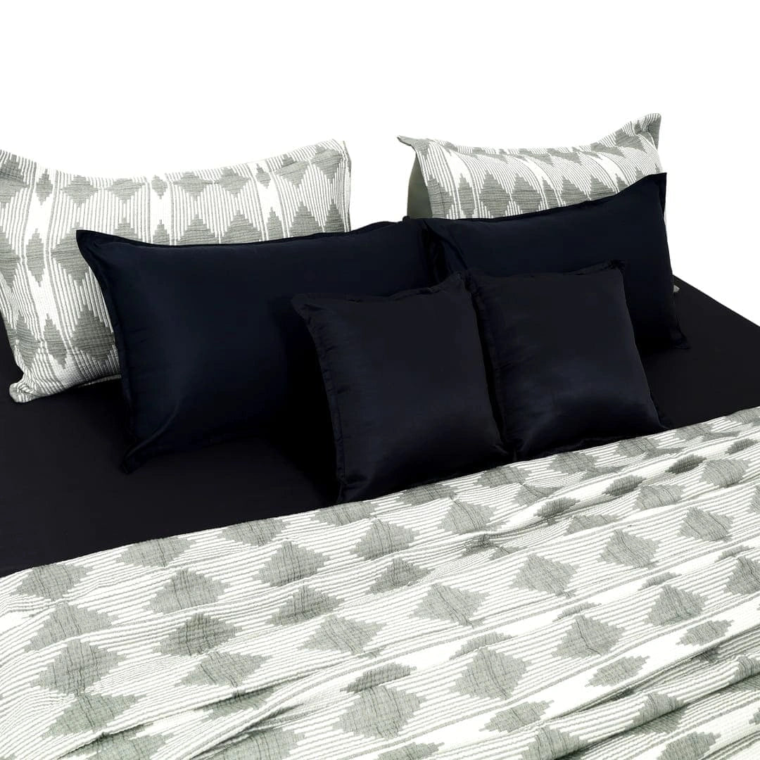 Zarf Plush Cotton AC Comforter For Single Size Bed With 2 Pillow Cases - Lunar Dust