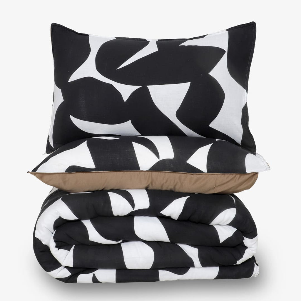 Linen Blend AC Comforter With 2 Pillow Cases and 1 Breakfast Pillow - Axis