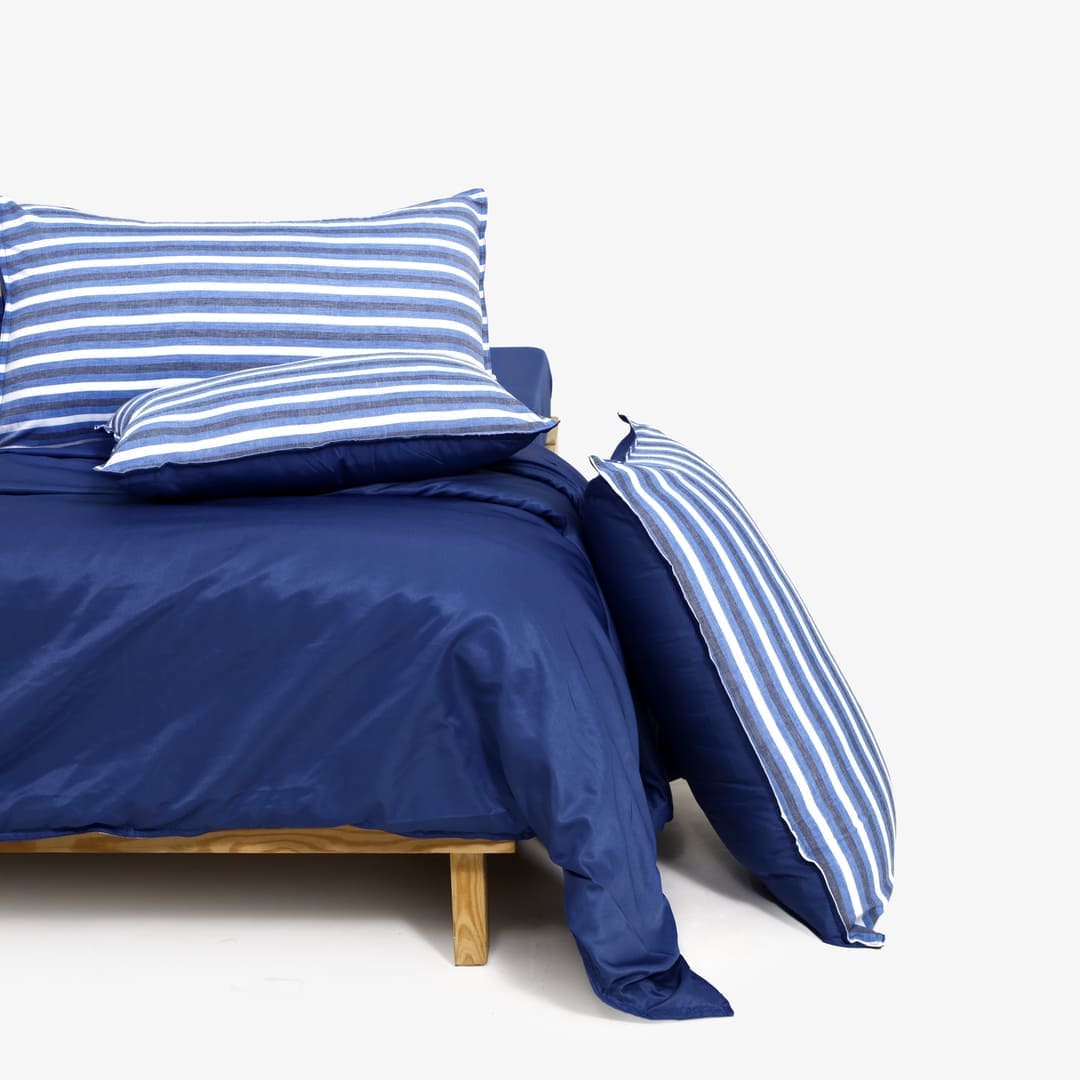 Linen Blend AC Comforter With 2 Pillow Cases and 1 Breakfast Pillow - Seafarer