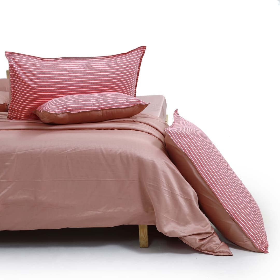 Linen Blend AC Comforter With 2 Pillow Cases and 1 Breakfast Pillow - Sero