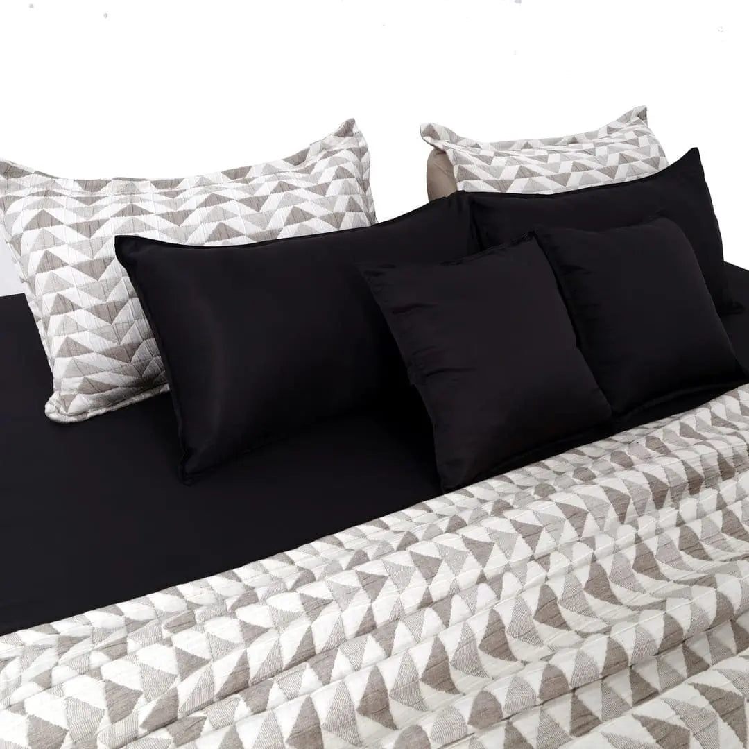 Zarf Plush Cotton AC Comforter For Single Size Bed With 2 Pillow Cases - Celestial Grey