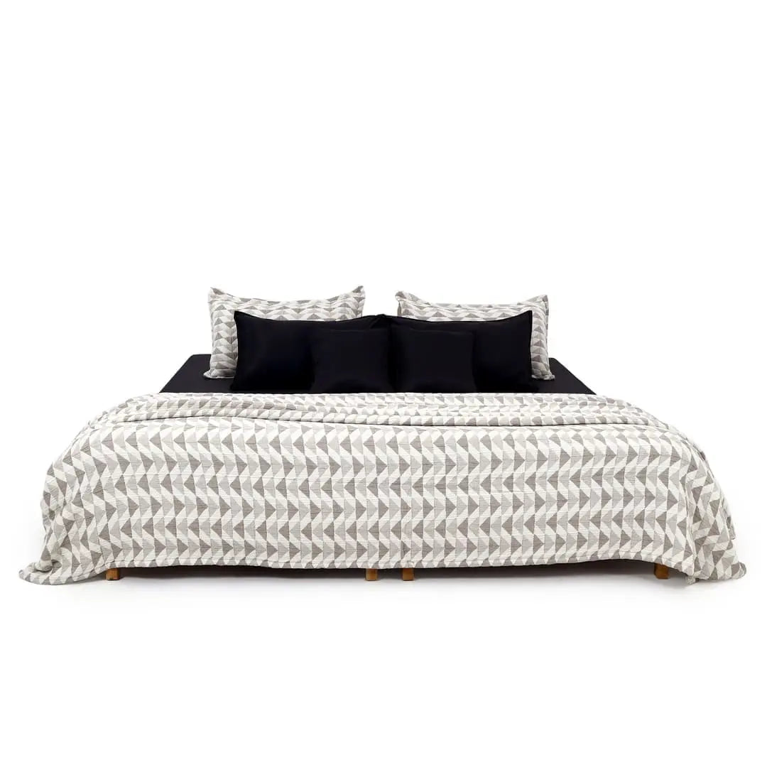 Zarf Plush Cotton AC Comforter For Single Size Bed With 2 Pillow Cases - Celestial Grey