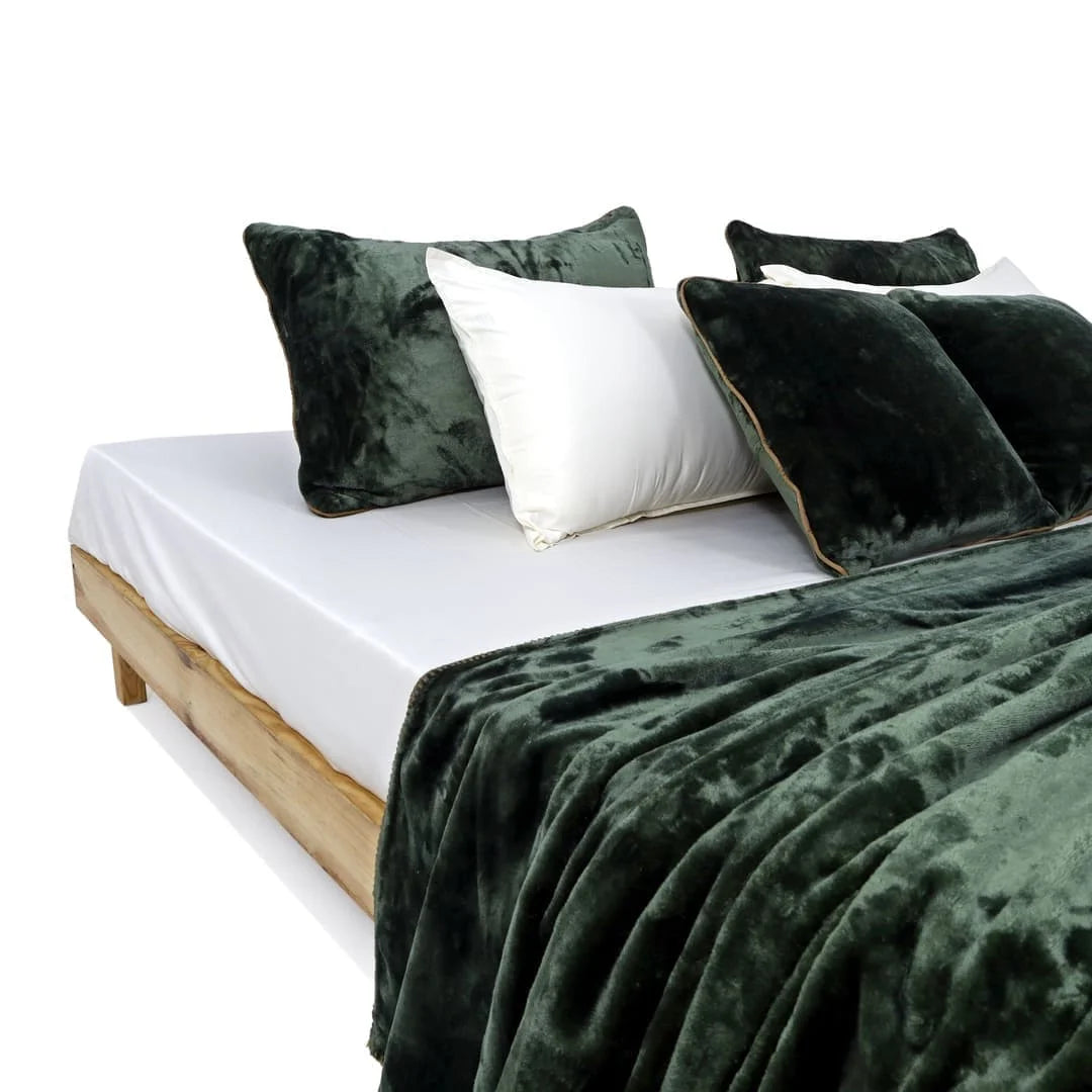 Zarf All-Season Premium AC Blanket With Two Pillow Covers & Two Cushion Covers - Greener pastures