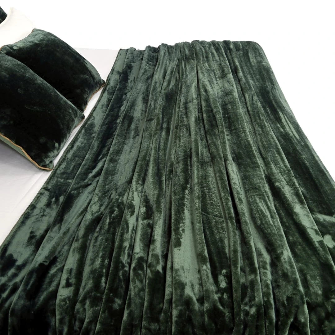 Zarf All-Season Premium AC Blanket With Two Pillow Covers & Two Cushion Covers - Greener pastures