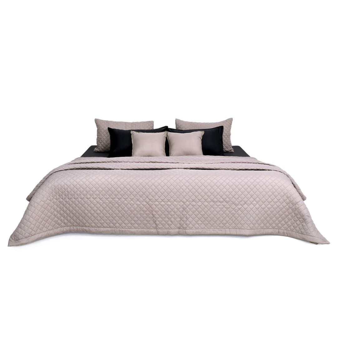 Zarf California King Size AC Comforters With 2 Pillow Cases & 2 Cushion Covers - Light Grey