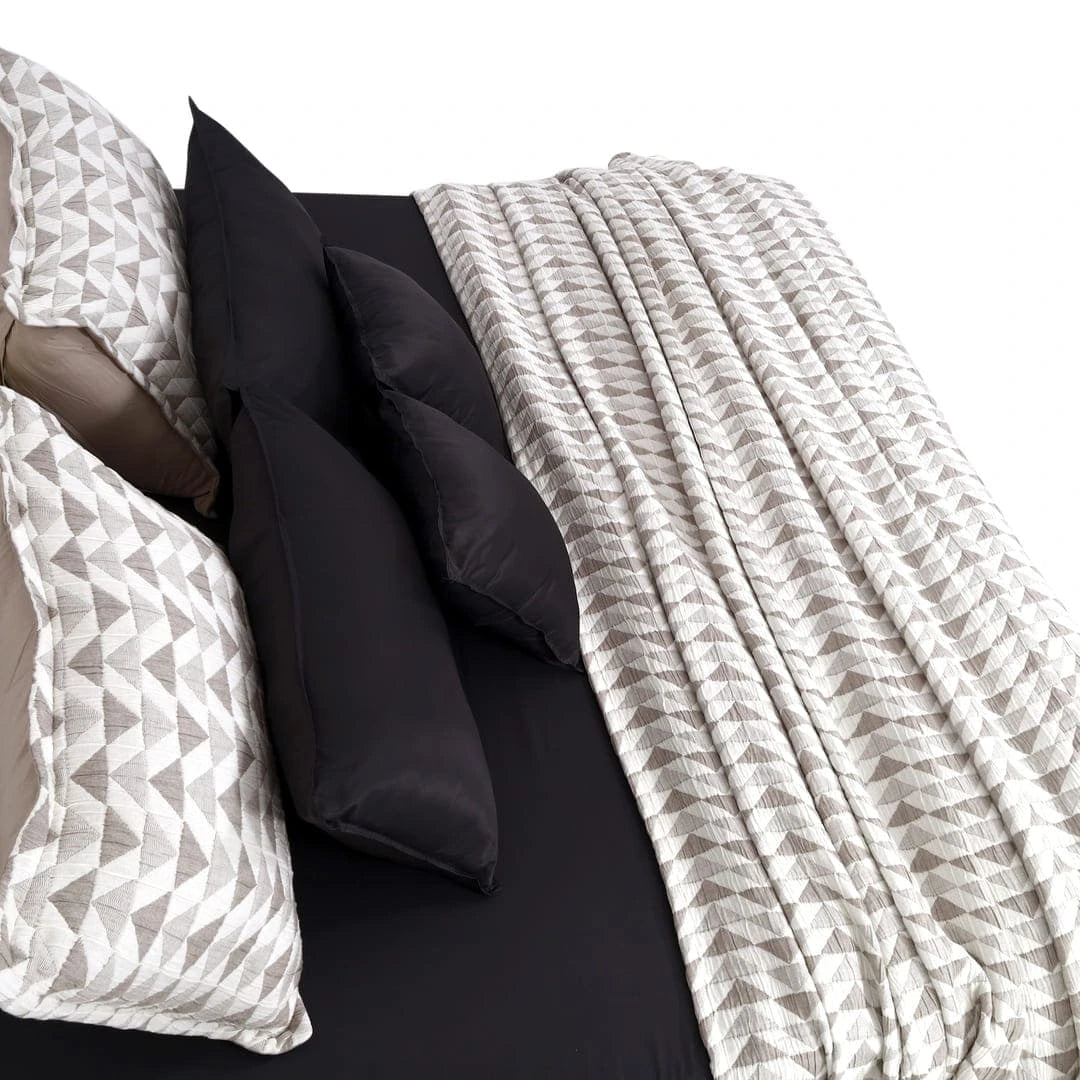 Zarf Plush Cotton AC Comforter For Single Size Bed With 2 Pillow Cases - Celestial Grey