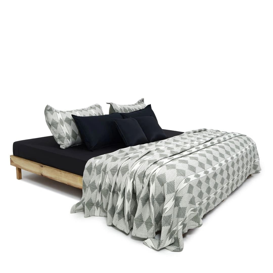 Zarf Plush Cotton AC Comforter For Single Size Bed With 2 Pillow Cases - Lunar Dust