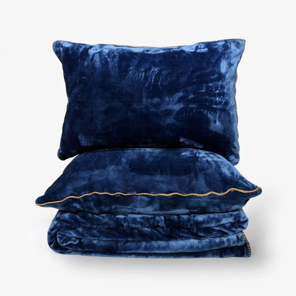 Zarf All-Season Premium AC Blanket With Two Cushion Covers - Cobalt