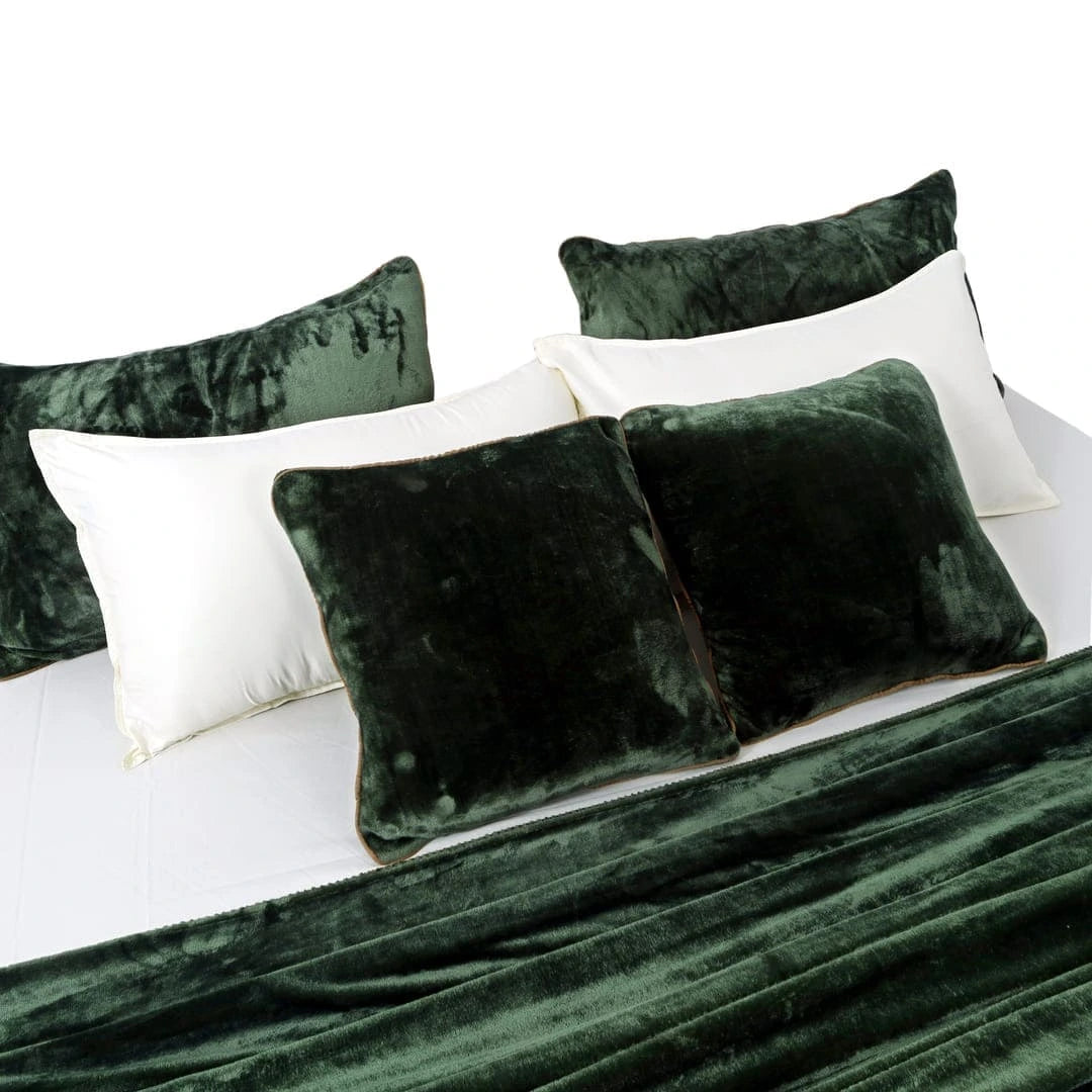 Zarf All-Season Premium AC Blanket With Two Pillow Covers & Two Cushion Covers - Greener pastures