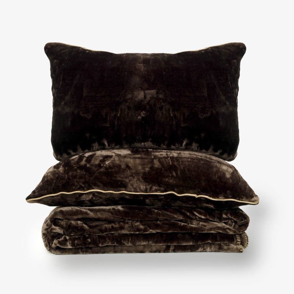 Zarf All-Season Premium AC Blanket With Two Cushion Covers - Mocha