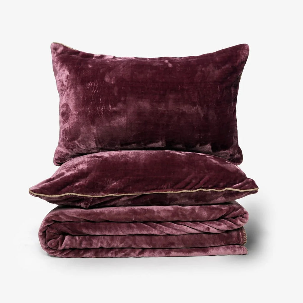 Zarf All-Season Premium AC Blanket With Two Cushion Covers - Mulberry