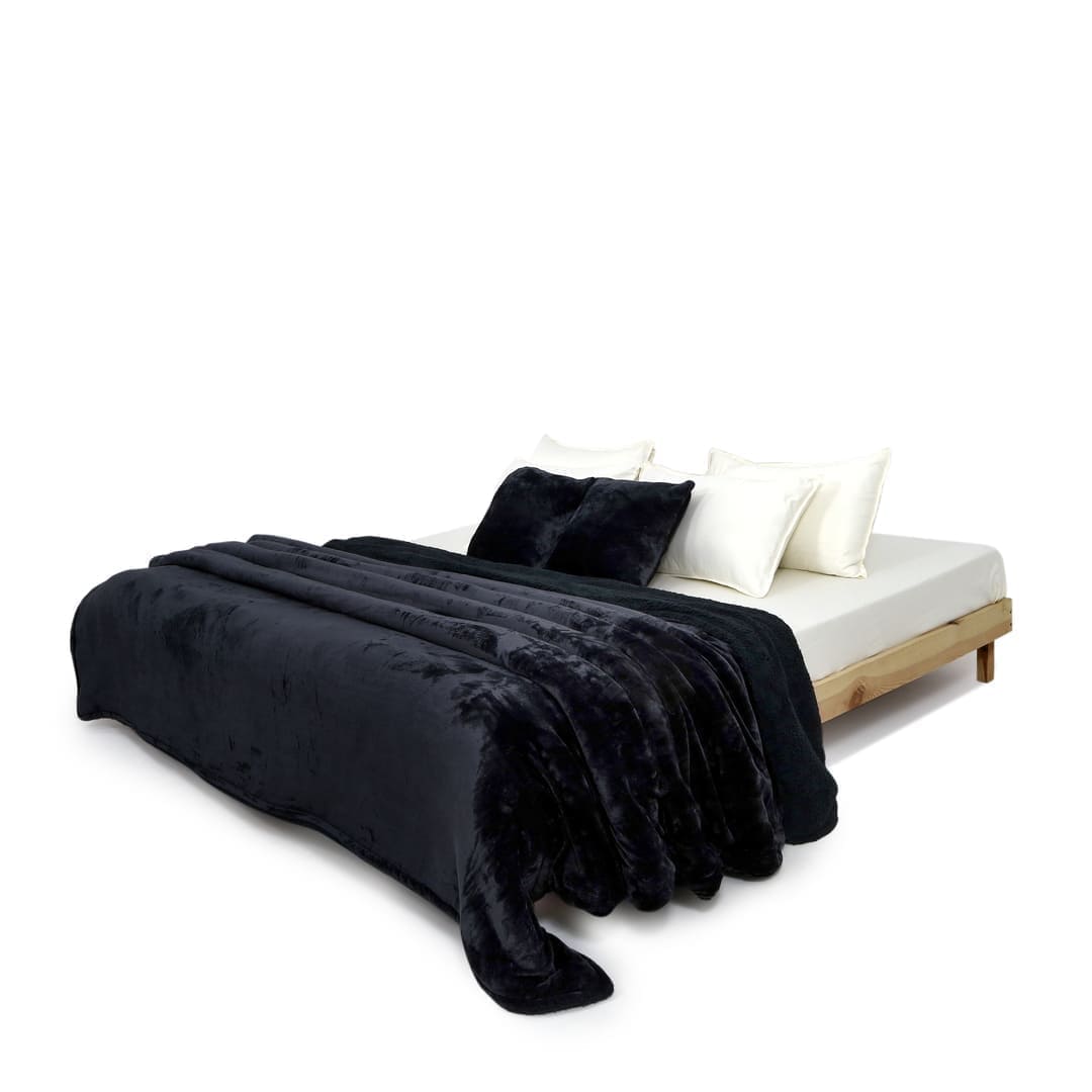 Zarf California King Size Reversible Quilt With 2 Cushion Covers - Sable