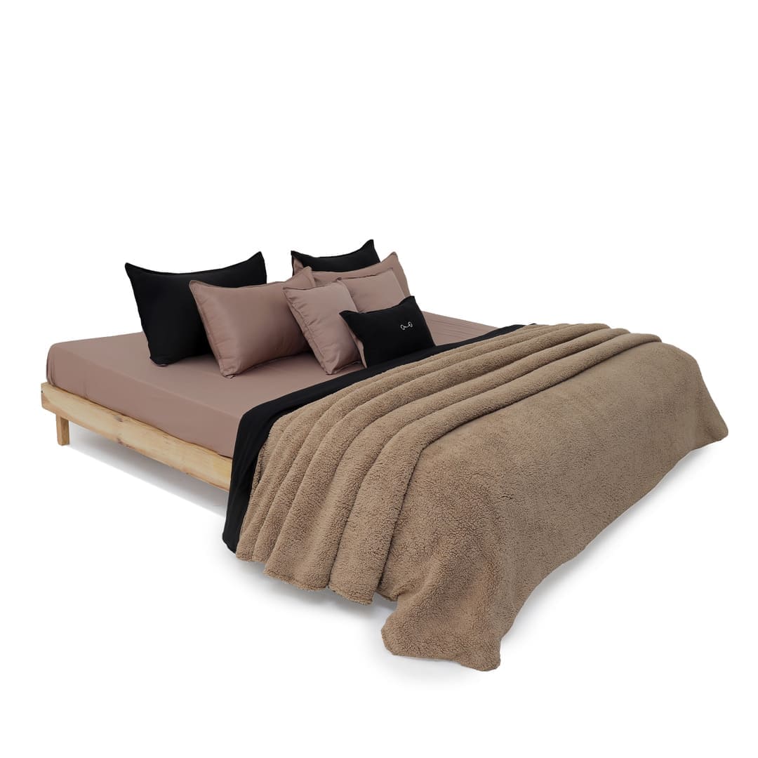 Zarf California King Size Reversible Quilt  - Cosmos