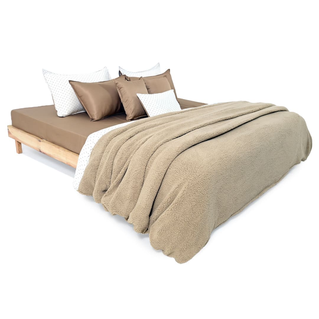 Zarf California King Size Reversible Quilt  With 2 pillowcases and 1 Breakfast Cushion cover - Dottie