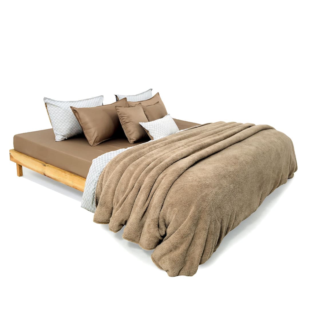 Zarf California King Size Reversible Quilt  With 2 pillowcases and 1 Breakfast Cushion cover (Limited edition) - Arctic