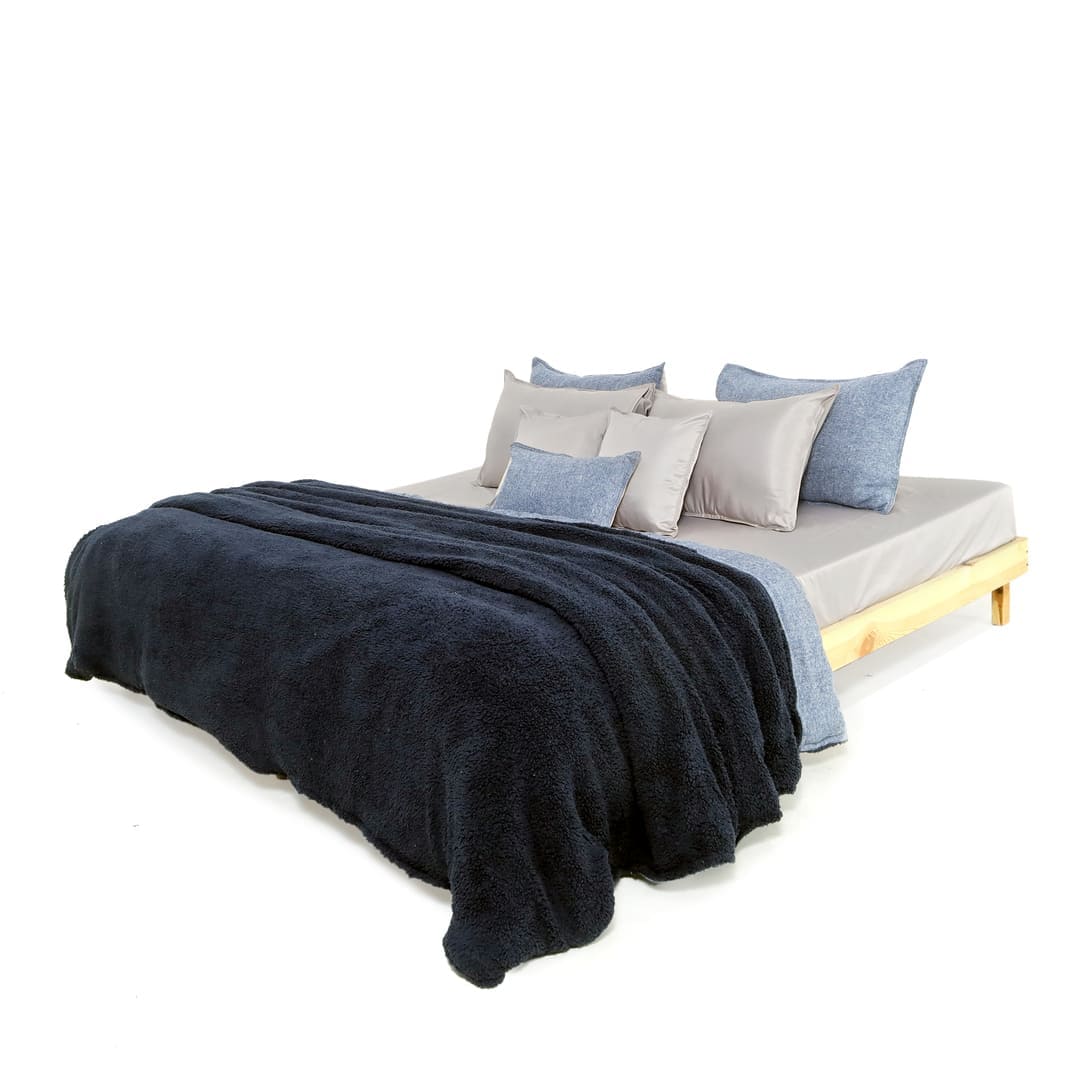 Zarf California King Size Reversible Quilt  With 2 pillowcases and 1 Breakfast Cushion cover - Harbour