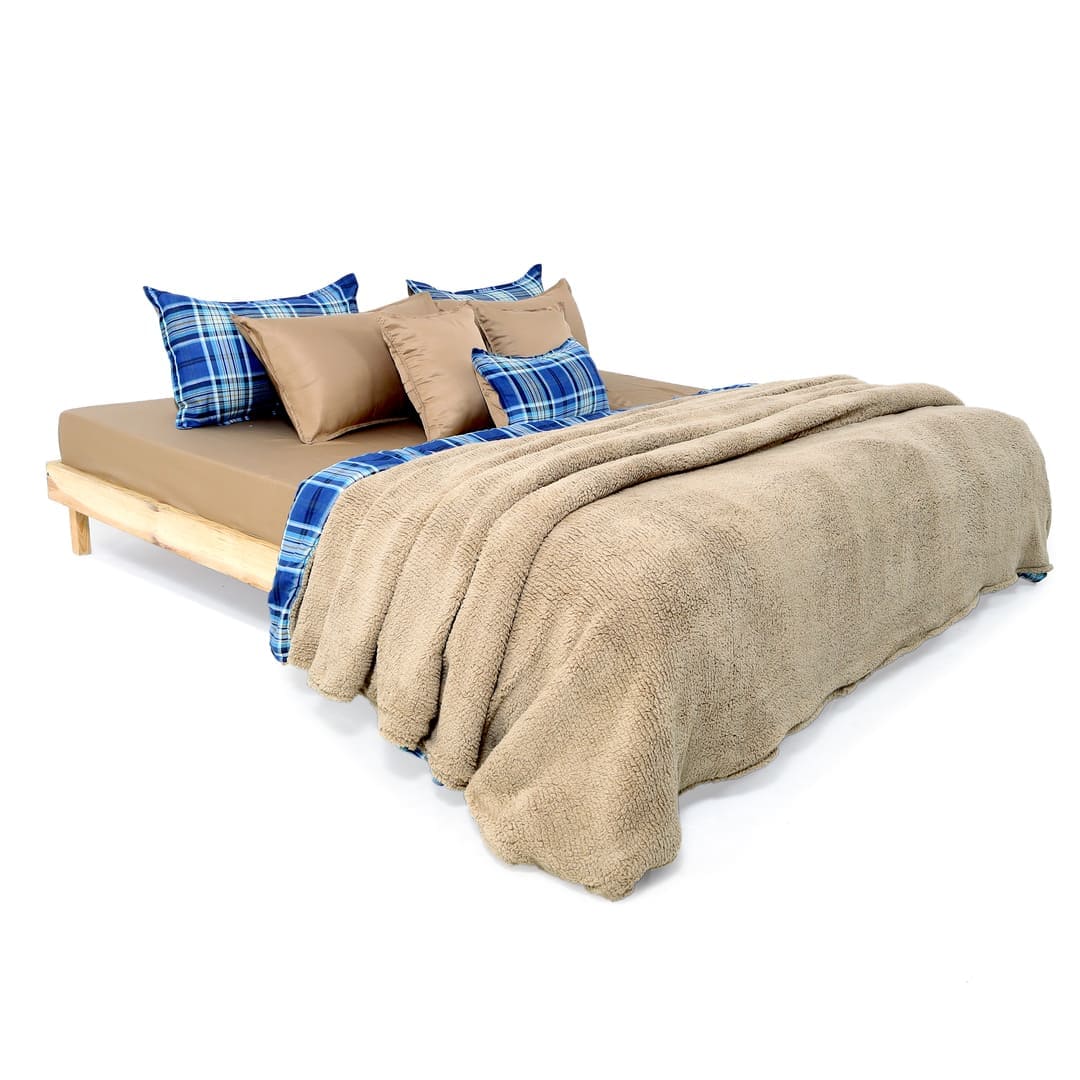 Zarf California King Size Reversible Quilt  With 2 pillowcases and 1 Breakfast Cushion cover - Calder