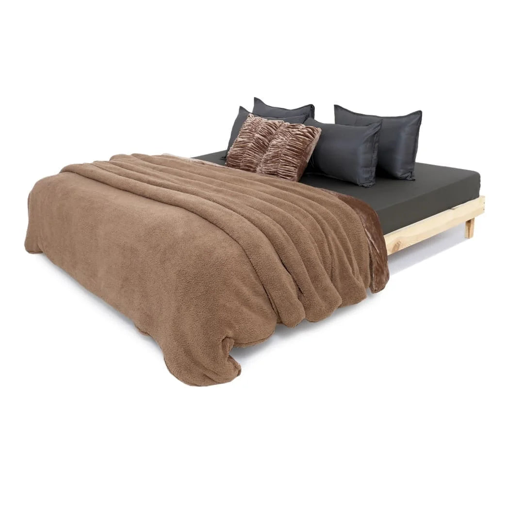 Zarf California King Size Reversible Quilt With 2 Cushion Covers - Cedar