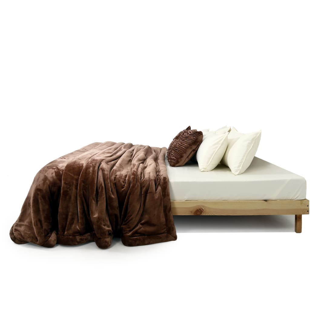 Zarf Ultra-Warm Luxury Winter Blanket With Two Cushion Covers - Auburn