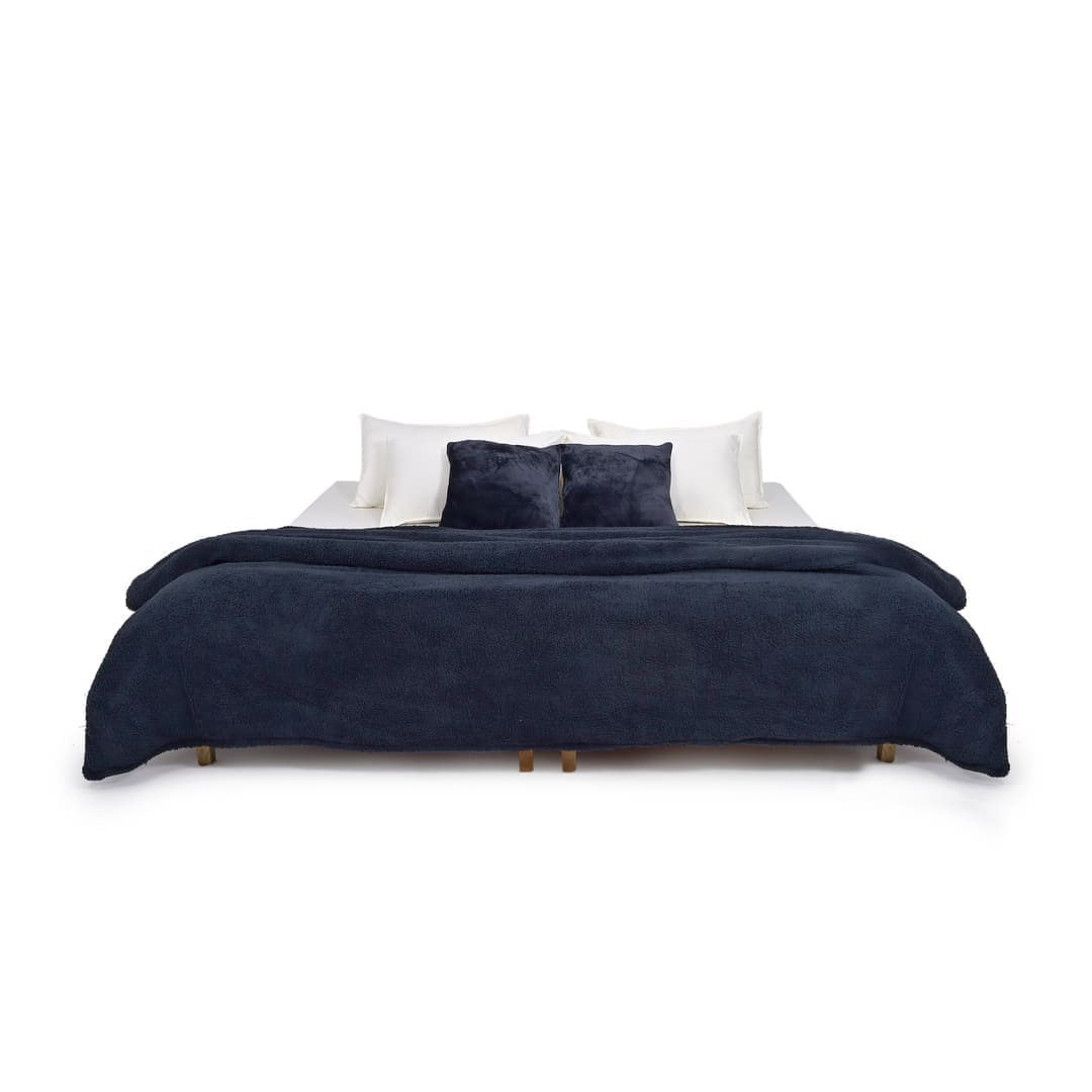 Zarf California King Size Reversible Quilt With 2 Cushion Covers - Sable