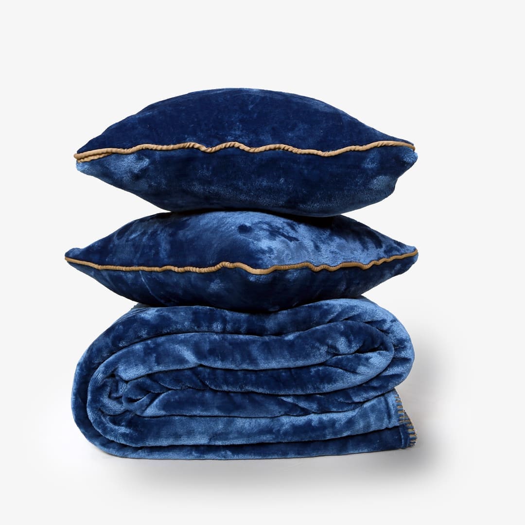 Zarf All-Season Premium AC Blanket With Two Cushion Covers - Cobalt