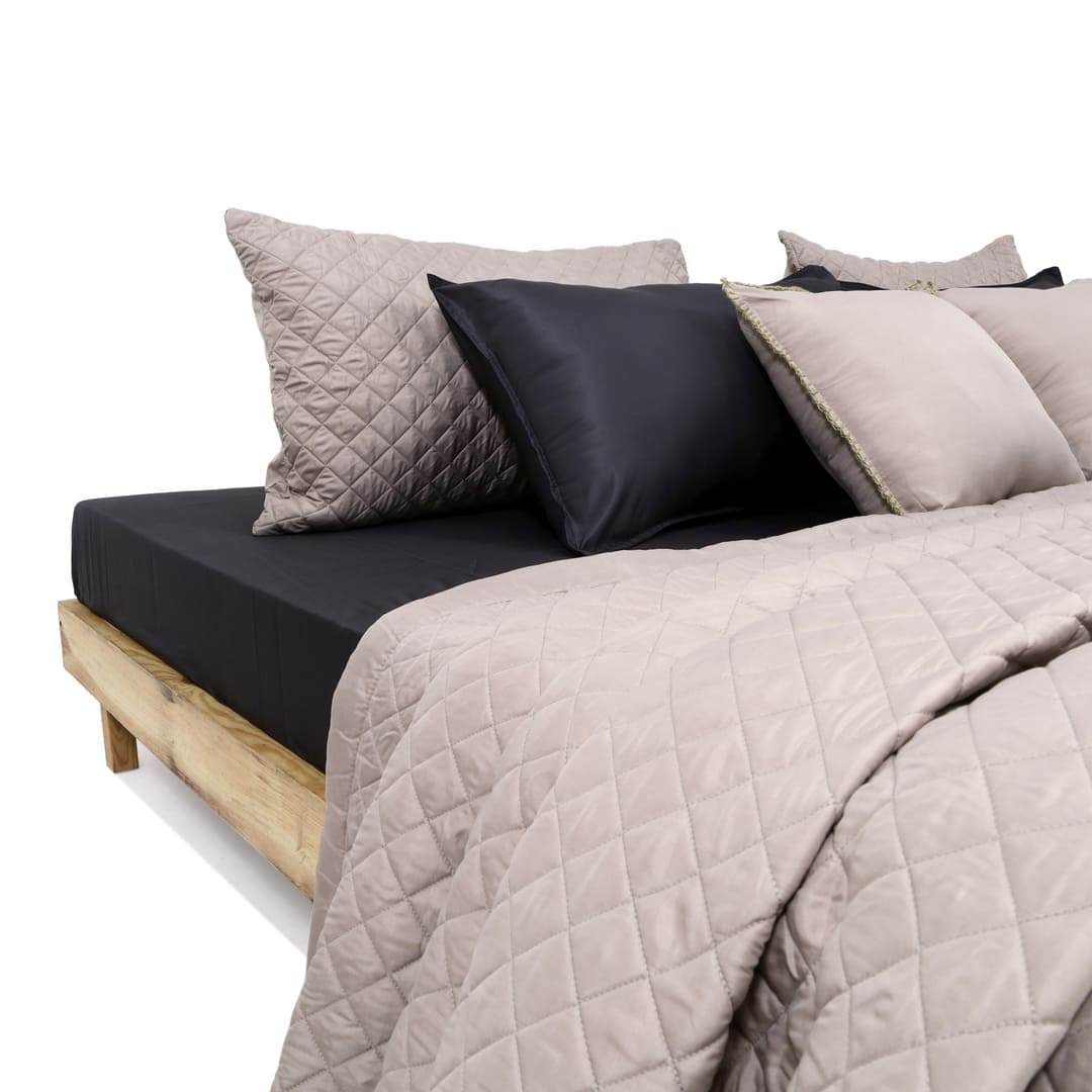 Zarf California King Size AC Comforters With 2 Pillow Cases & 2 Cushion Covers - Light Grey