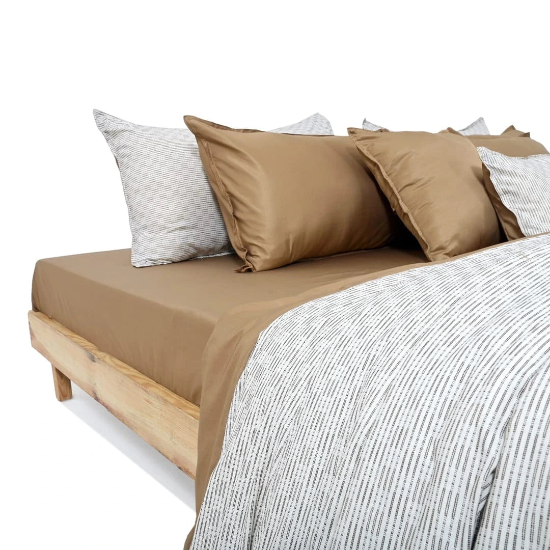 Linen Blend AC Comforter With 2 Pillow Cases and 1 Breakfast Pillow - Arctic