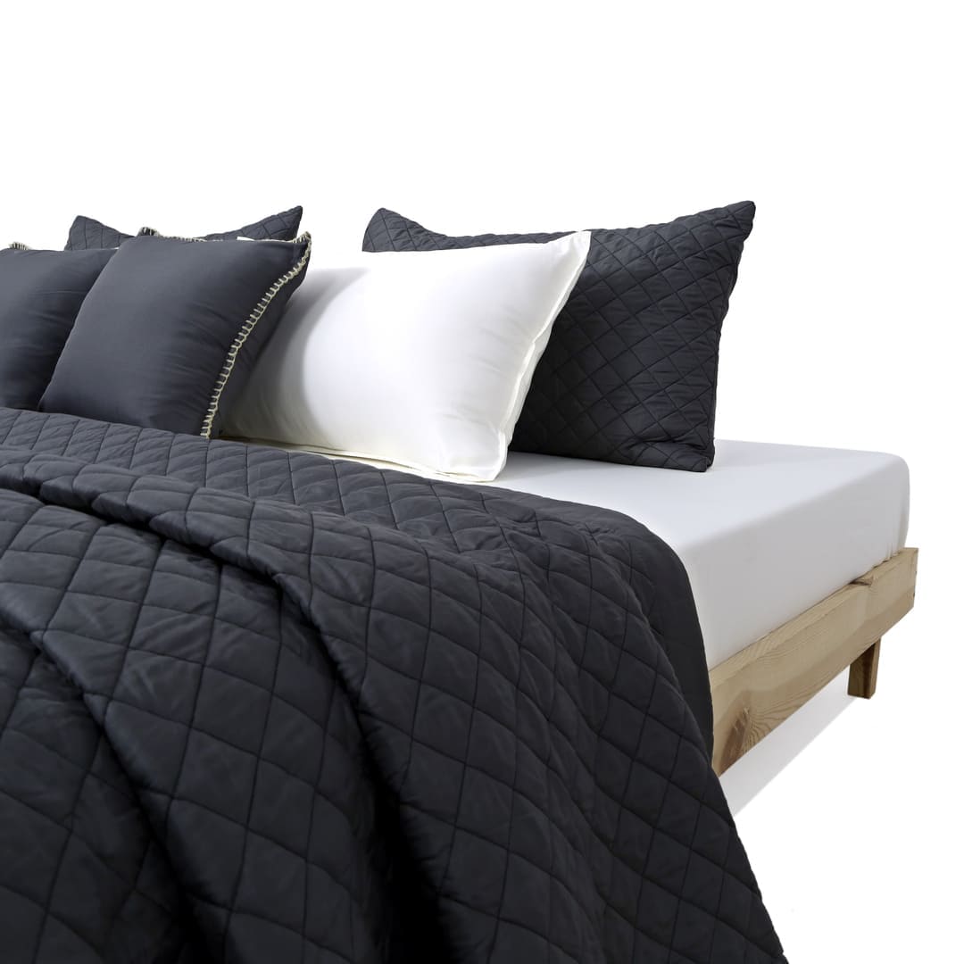 Zarf California King Size AC Comforters With 2 Pillow Cases & 2 Cushion Covers - Noir