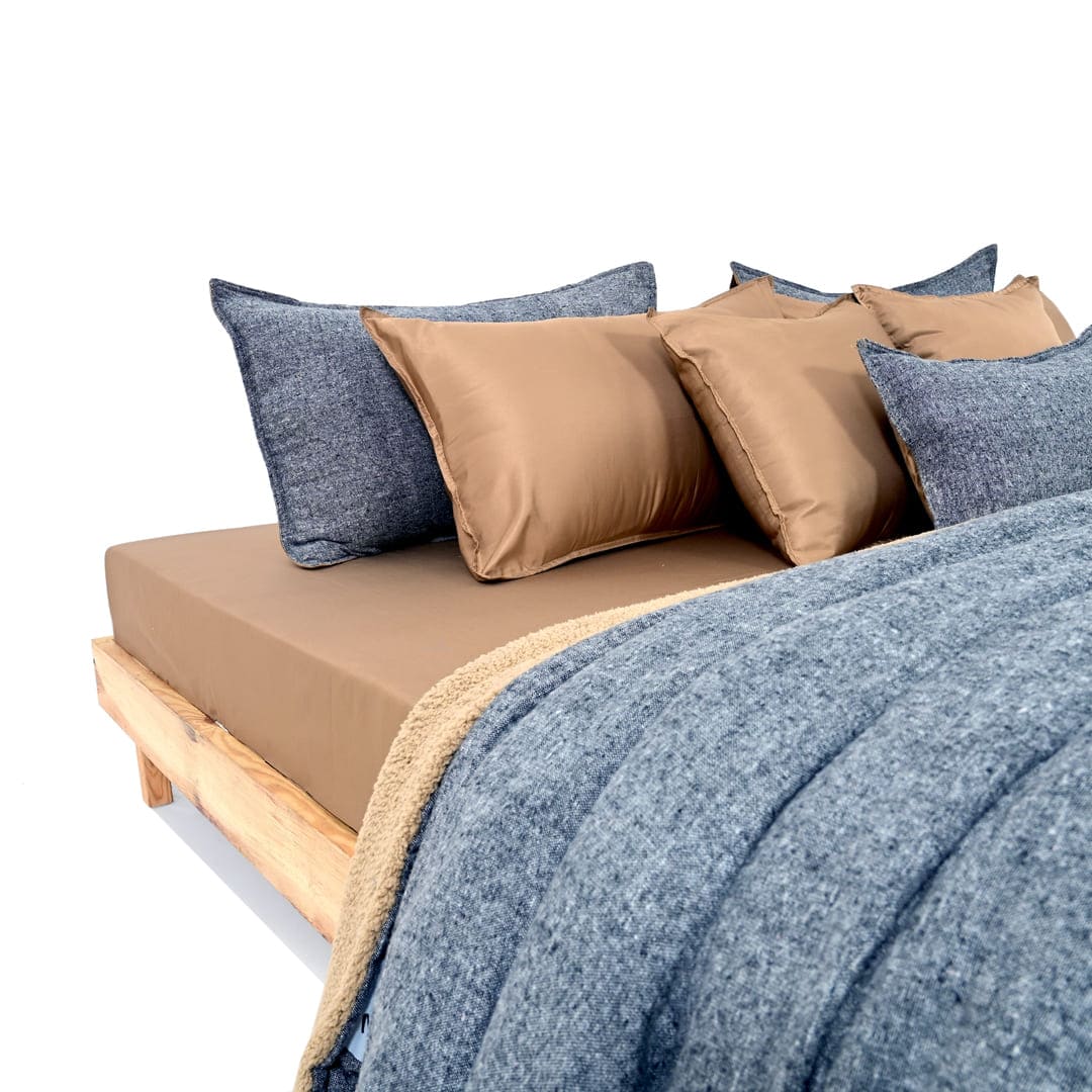 Zarf California King Size Reversible Quilt  With 2 pillowcases and 1 Breakfast Cushion cover - Fleck