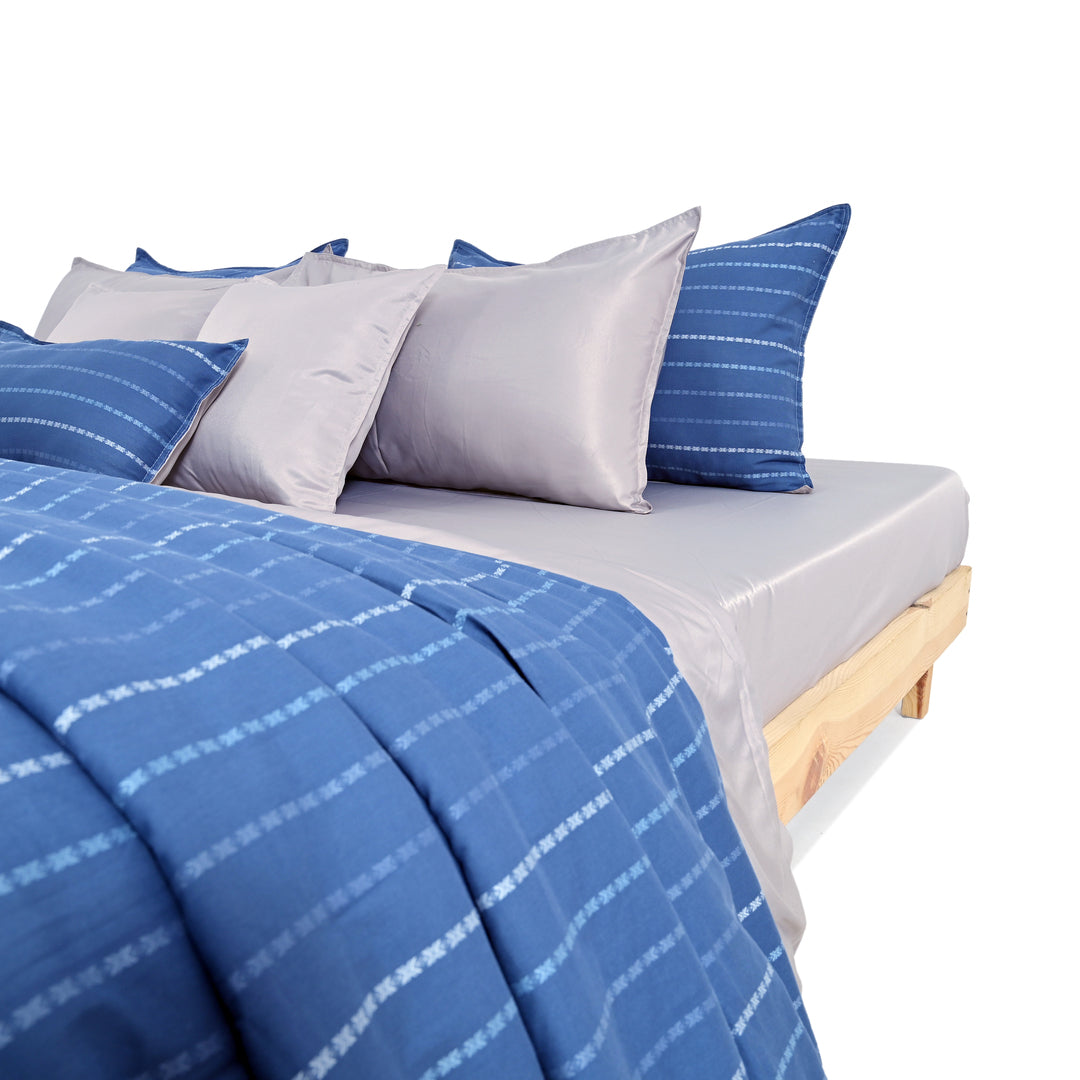 Linen Blend AC Comforter With 2 Pillow Cases and 1 Breakfast Pillow - Zenvy