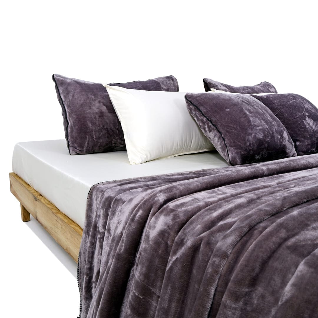 Zarf All-Season Premium AC Blanket With Two Cushion Covers - Mauve