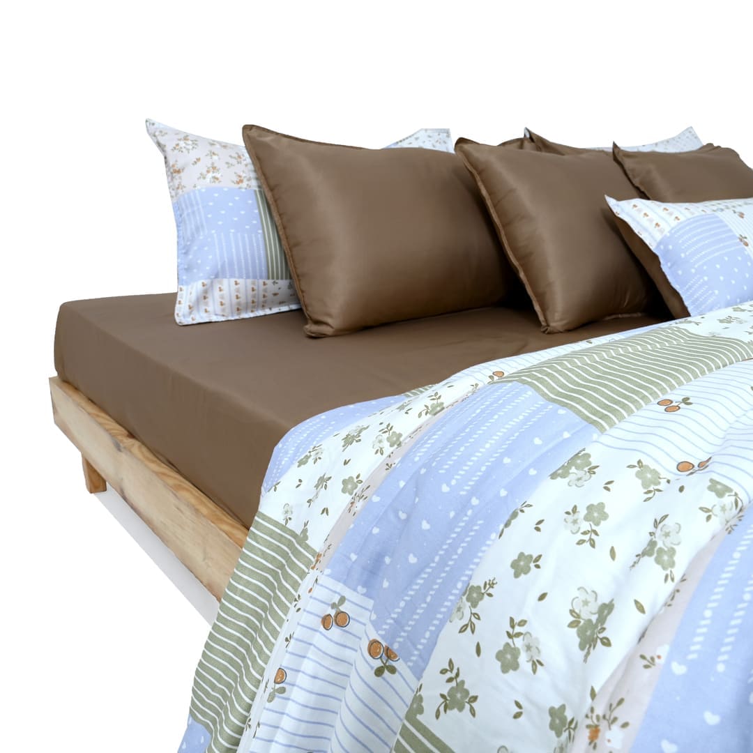 Zarf AC Comforter With 2 Pillow Cases and 1 Breakfast Pillow - Vara