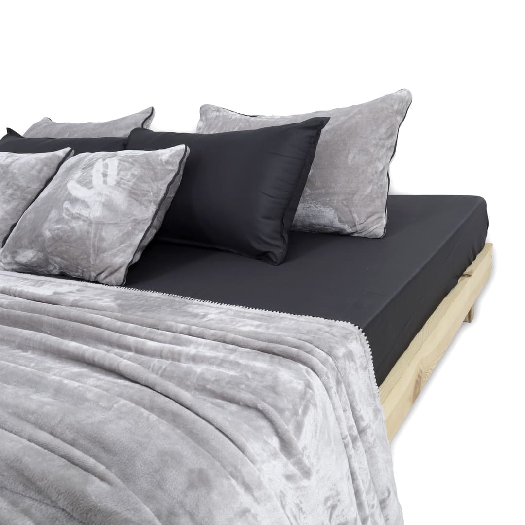 Zarf All-Season Premium AC Blanket With Two Cushion Covers - Ash Grey