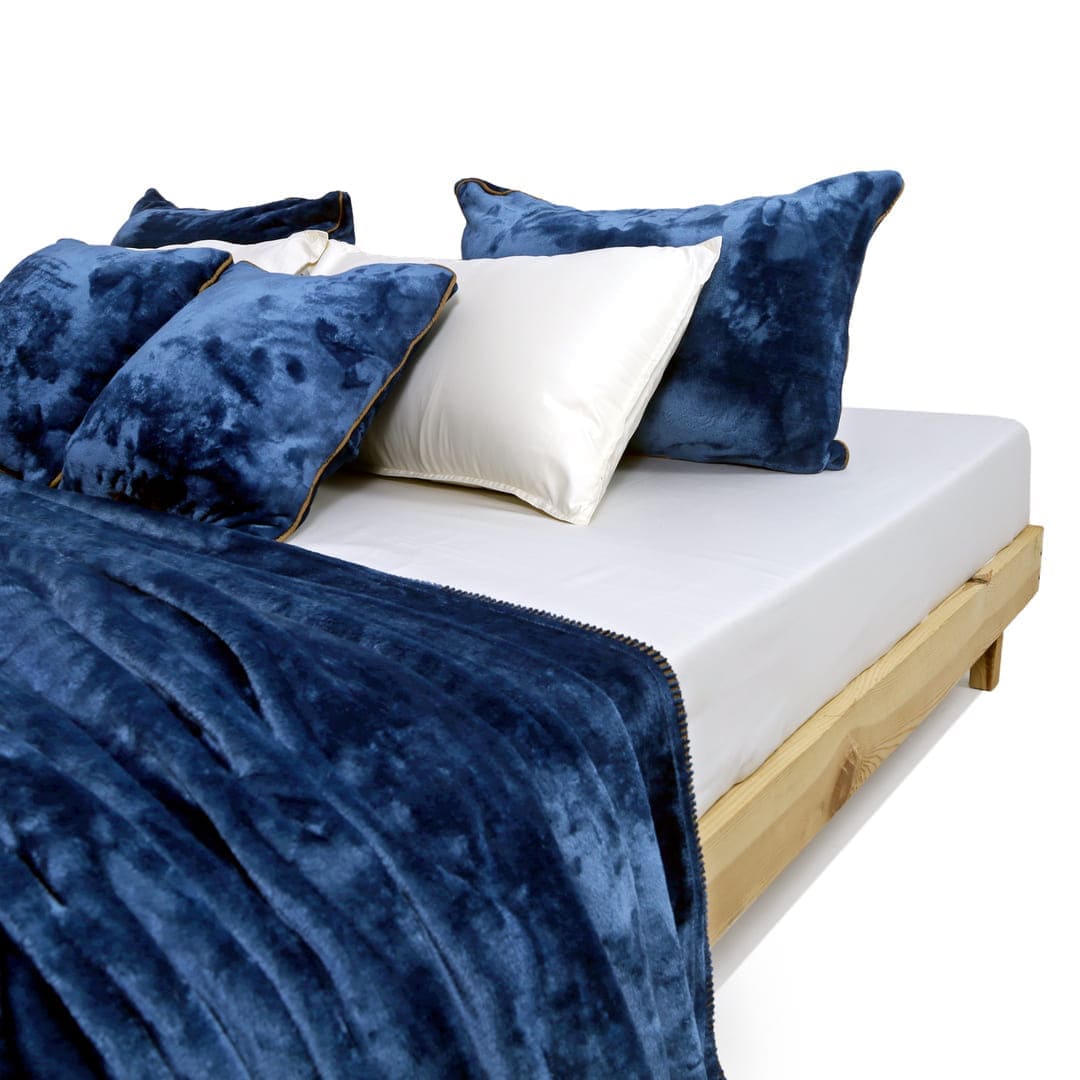 Zarf All-Season Premium AC Blanket With Two Cushion Covers - Cobalt