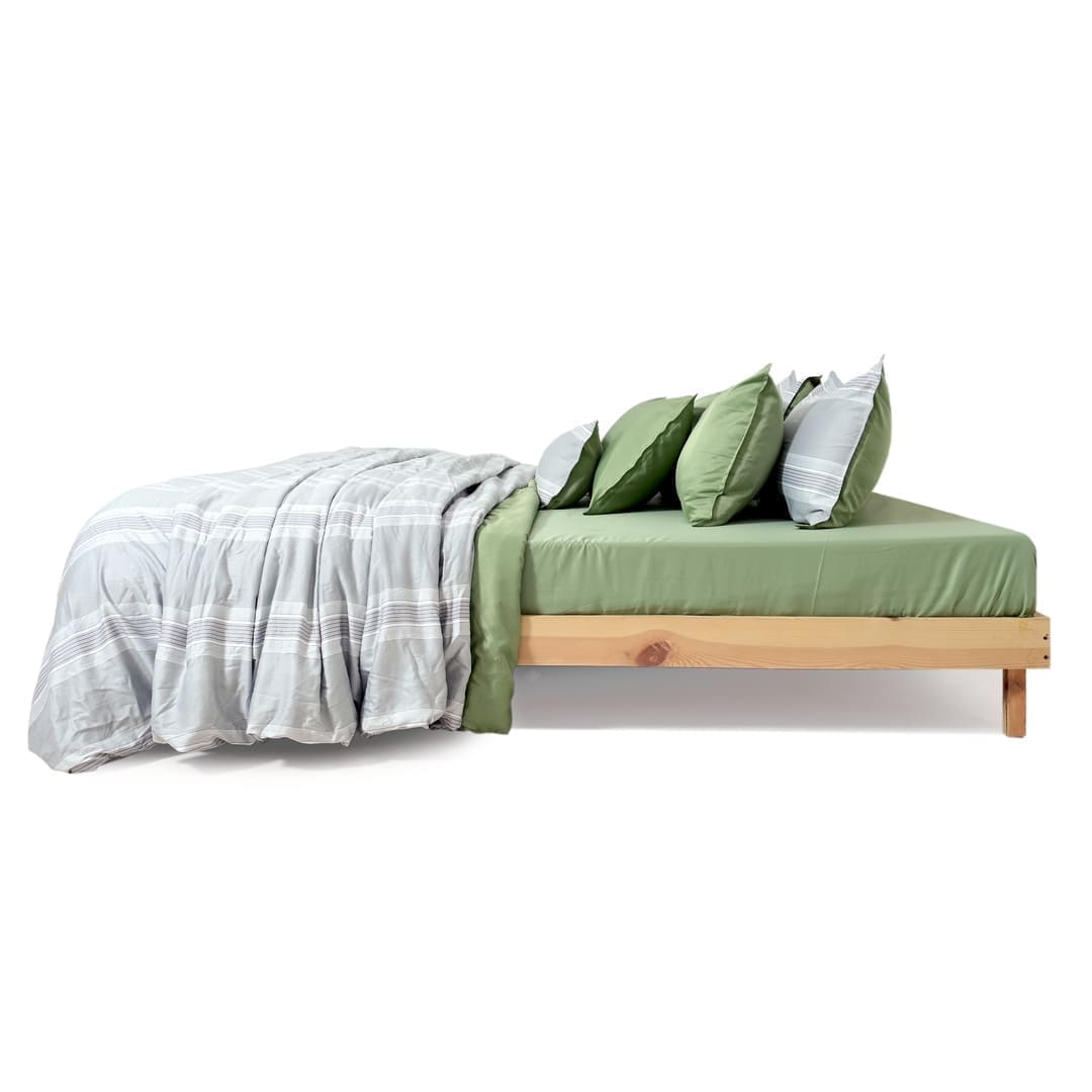 Zarf AC Comforter With 2 Pillow Cases and 1 Breakfast Pillow - Thyme