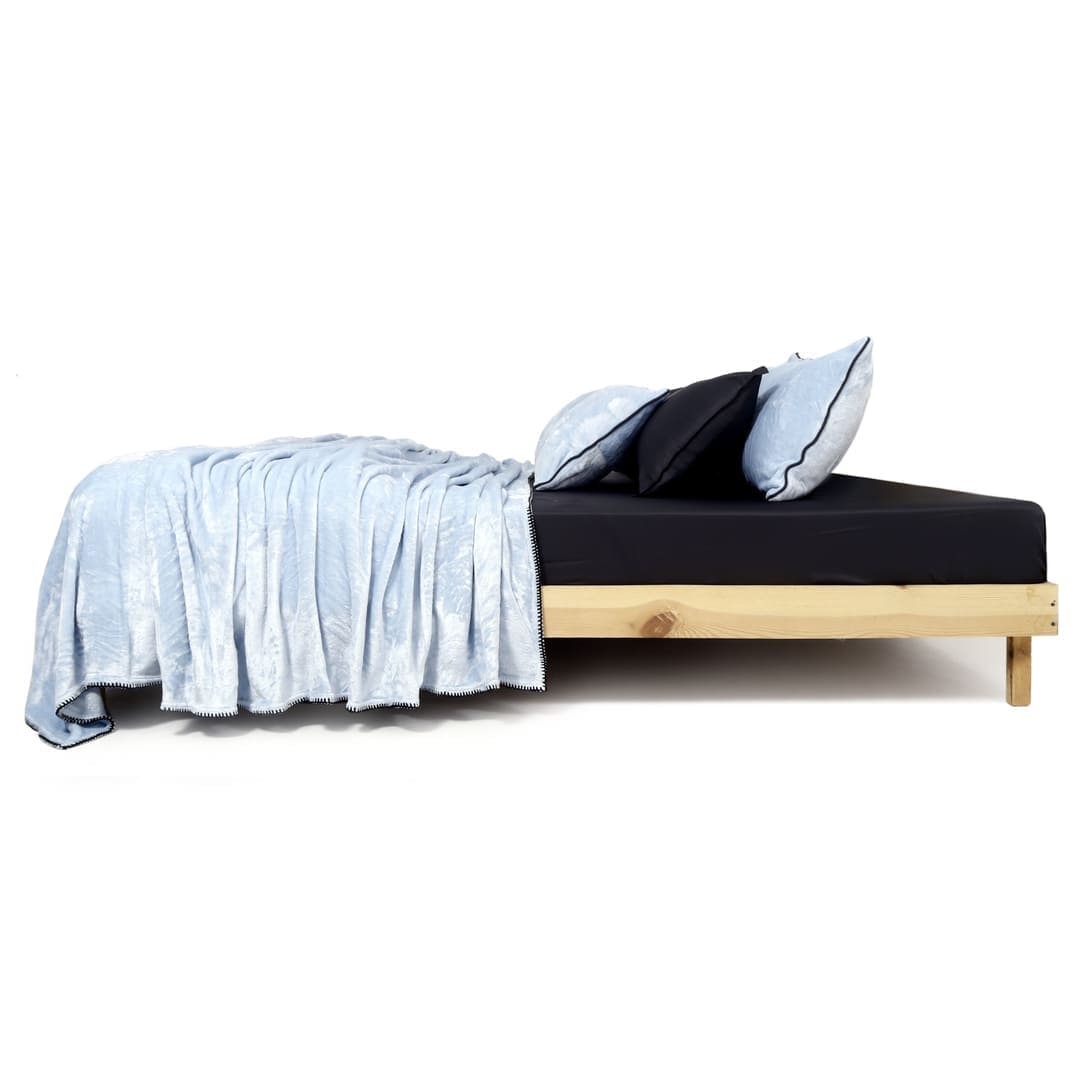 Zarf All-Season Premium AC Blanket With Two Cushion Covers - Powder Blue