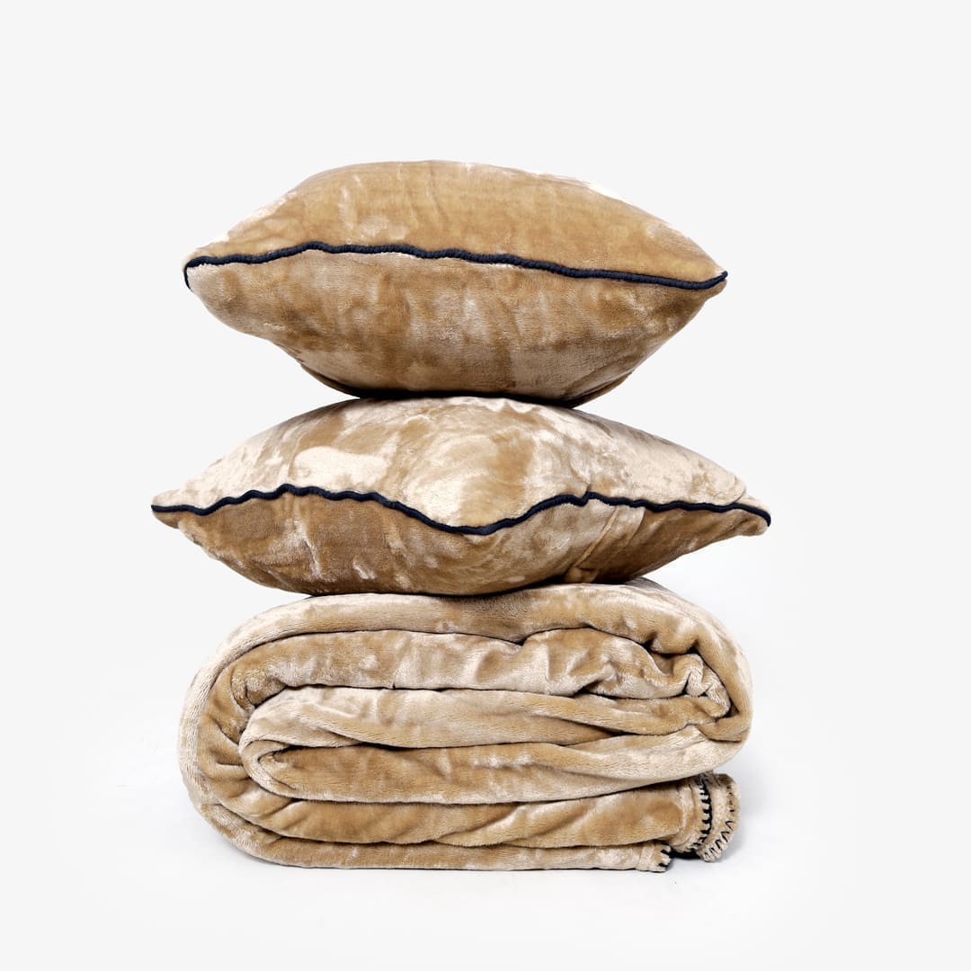 Zarf All-Season Premium AC Blanket With Two Cushion Covers - Taupe