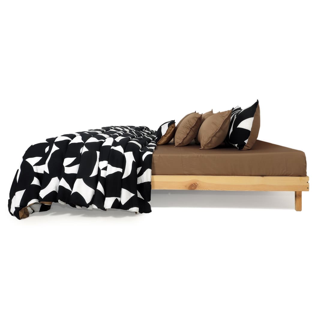 Linen Blend AC Comforter With 2 Pillow Cases and 1 Breakfast Pillow - Axis