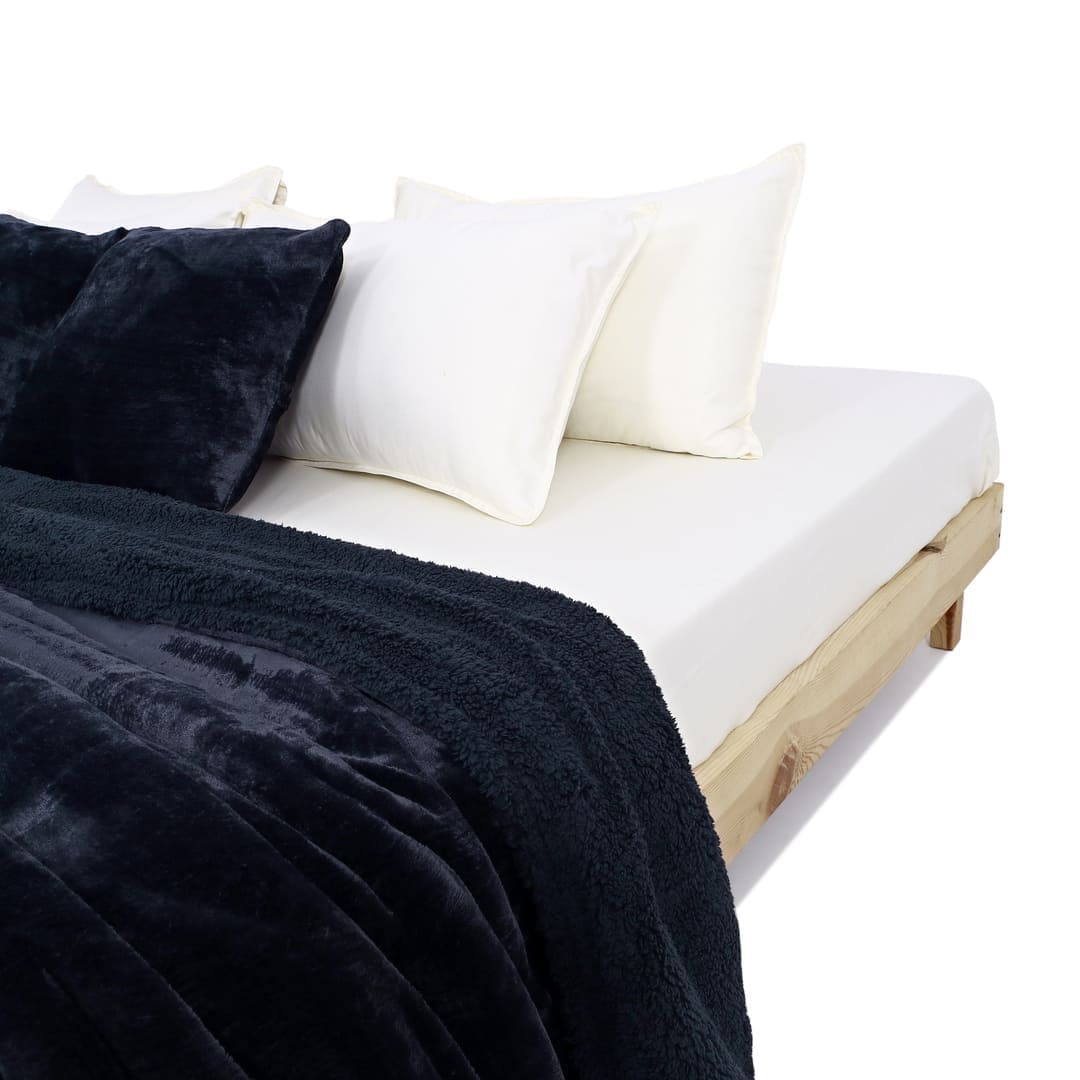 Zarf California King Size Reversible Quilt With 2 Cushion Covers - Sable
