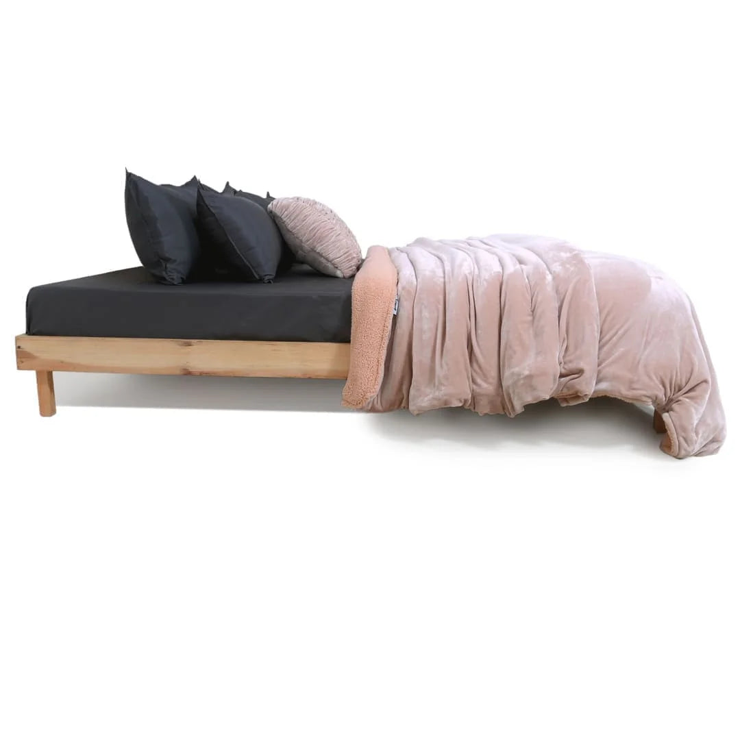 Zarf California King Size Reversible Quilt With 2 Cushion Covers - Peony