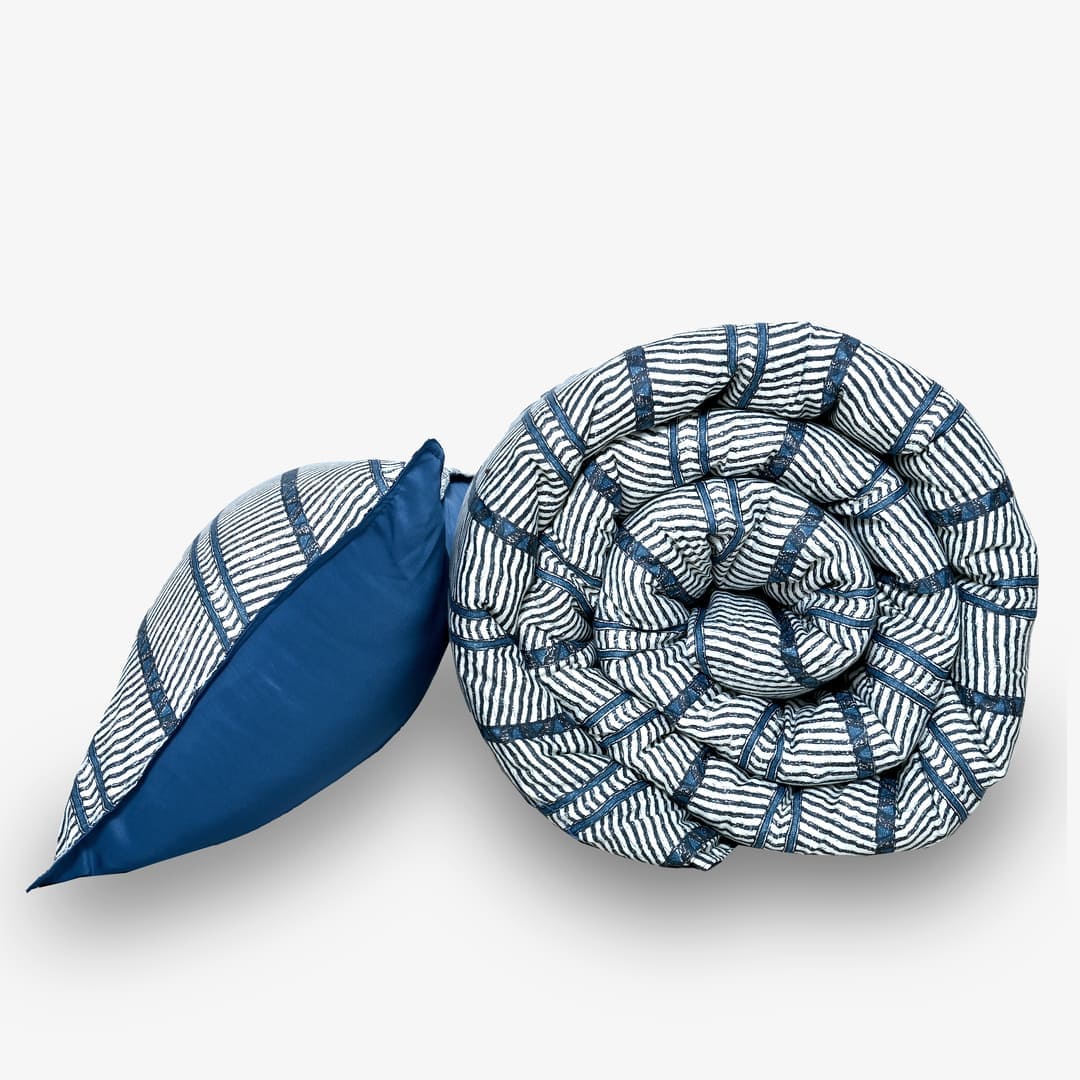 Zarf AC Comforter With 2 Pillow Cases and 1 Breakfast Pillow - Reef