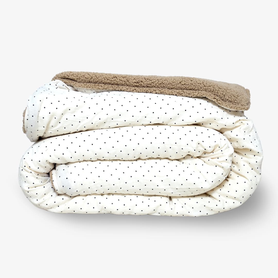 Zarf California King Size Reversible Quilt  With 2 pillowcases and 1 Breakfast Cushion cover - Dottie