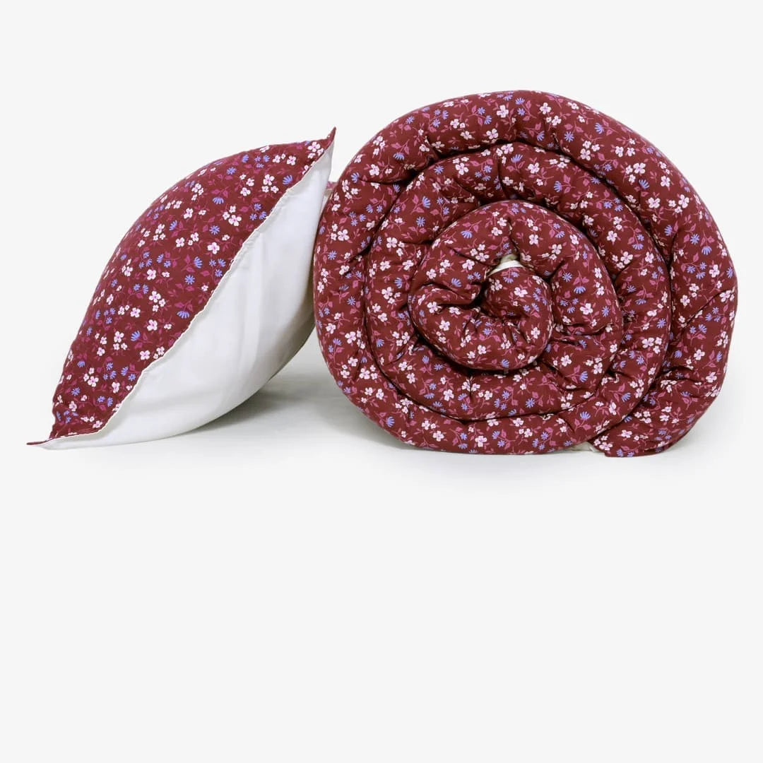 Linen Blend AC Comforter With 2 Pillow Cases and 1 Breakfast Pillow - Scarlet