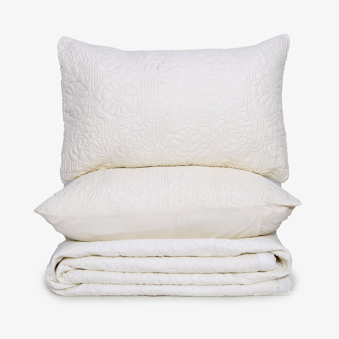 Zarf California King Size AC Comforters With 2 Pillow Cases & 2 Cushion Covers - Pearl