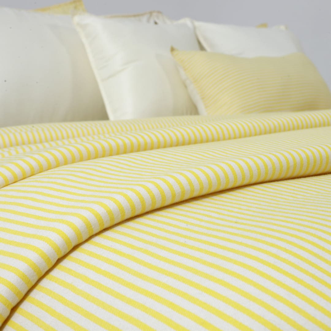 Linen Blend AC Comforter With 2 Pillow Cases and 1 Breakfast Pillow - Limone