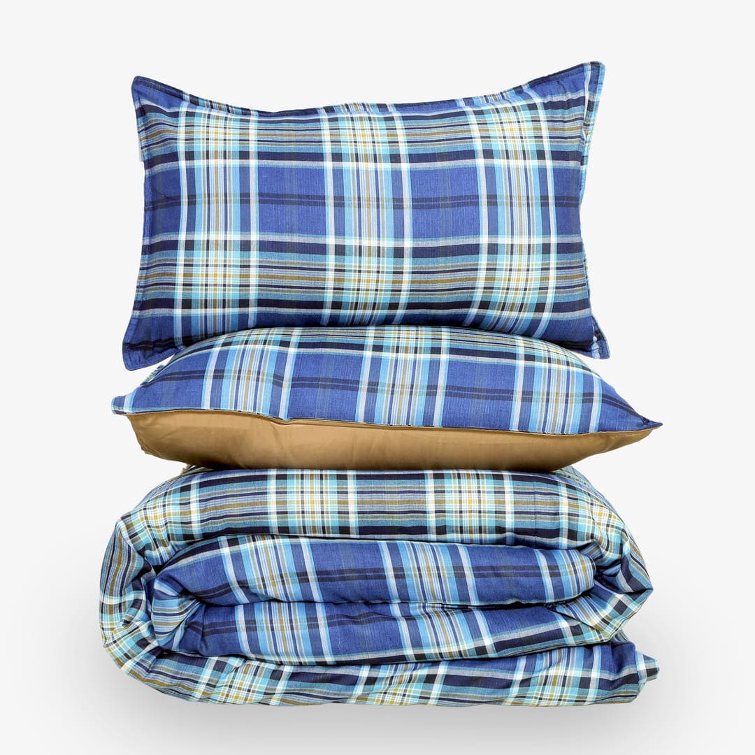 Zarf California King Size Reversible Quilt  With 2 pillowcases and 1 Breakfast Cushion cover - Calder