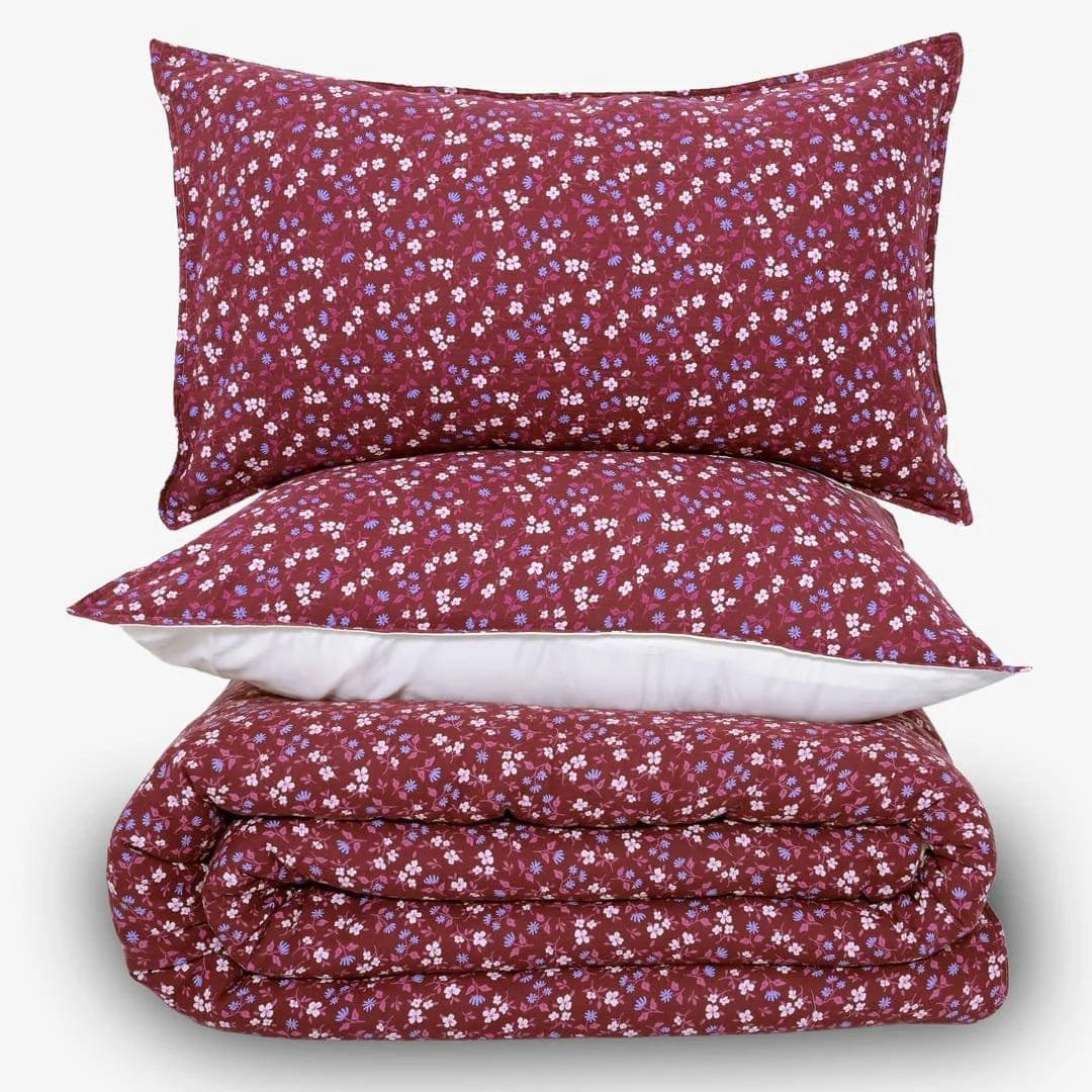 Linen Blend AC Comforter With 2 Pillow Cases and 1 Breakfast Pillow - Scarlet