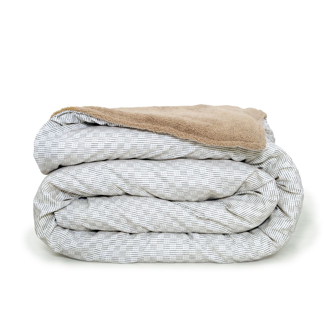 Zarf California King Size Reversible Quilt  With 2 pillowcases and 1 Breakfast Cushion cover (Limited edition) - Arctic